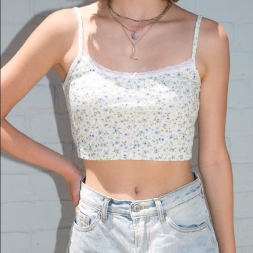brandy melville skylar bow tank—SOLD